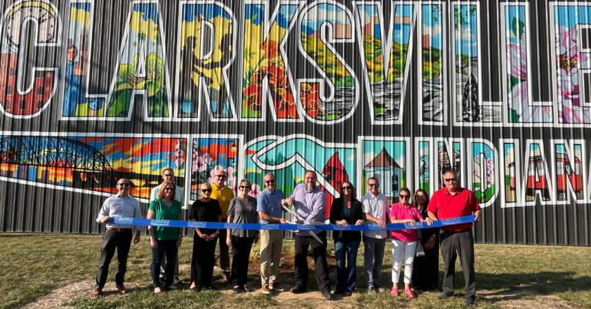 Clarksville Celebrates Completion of New Downtown Mural